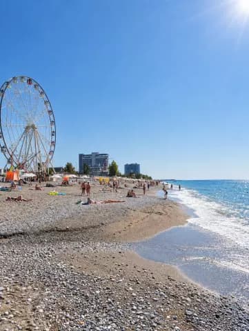 Центральный пляж Новой Гагры