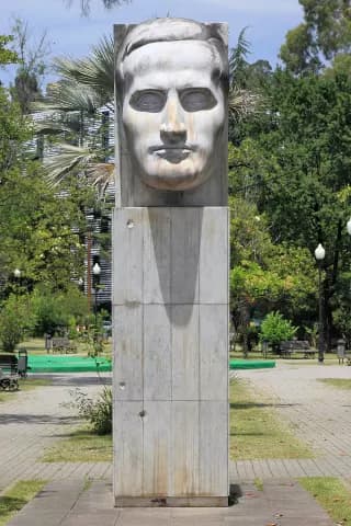 Памятник Ефрему Эшба