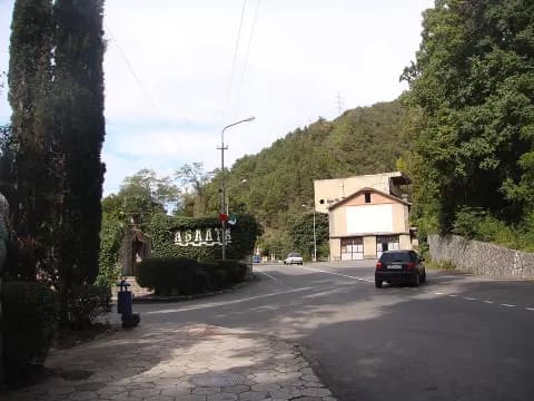 Лестница на круглую башню (справа)